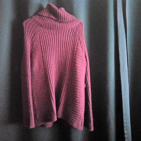 New Vera Wang Burgundy Turtleneck Sweater - Picture 2 of 8